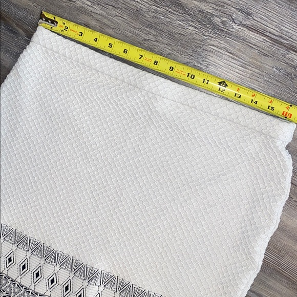 NWOT 41 HAWTHORN Stretchy Embroidered Pencil Skirt L - Picture 2 of 6